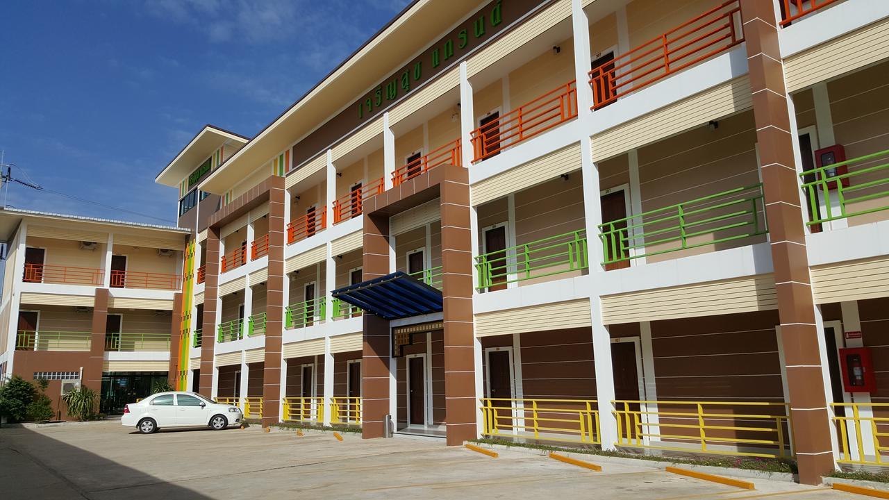 Charoensuk Grand Hotel Kabin Buri Exterior foto